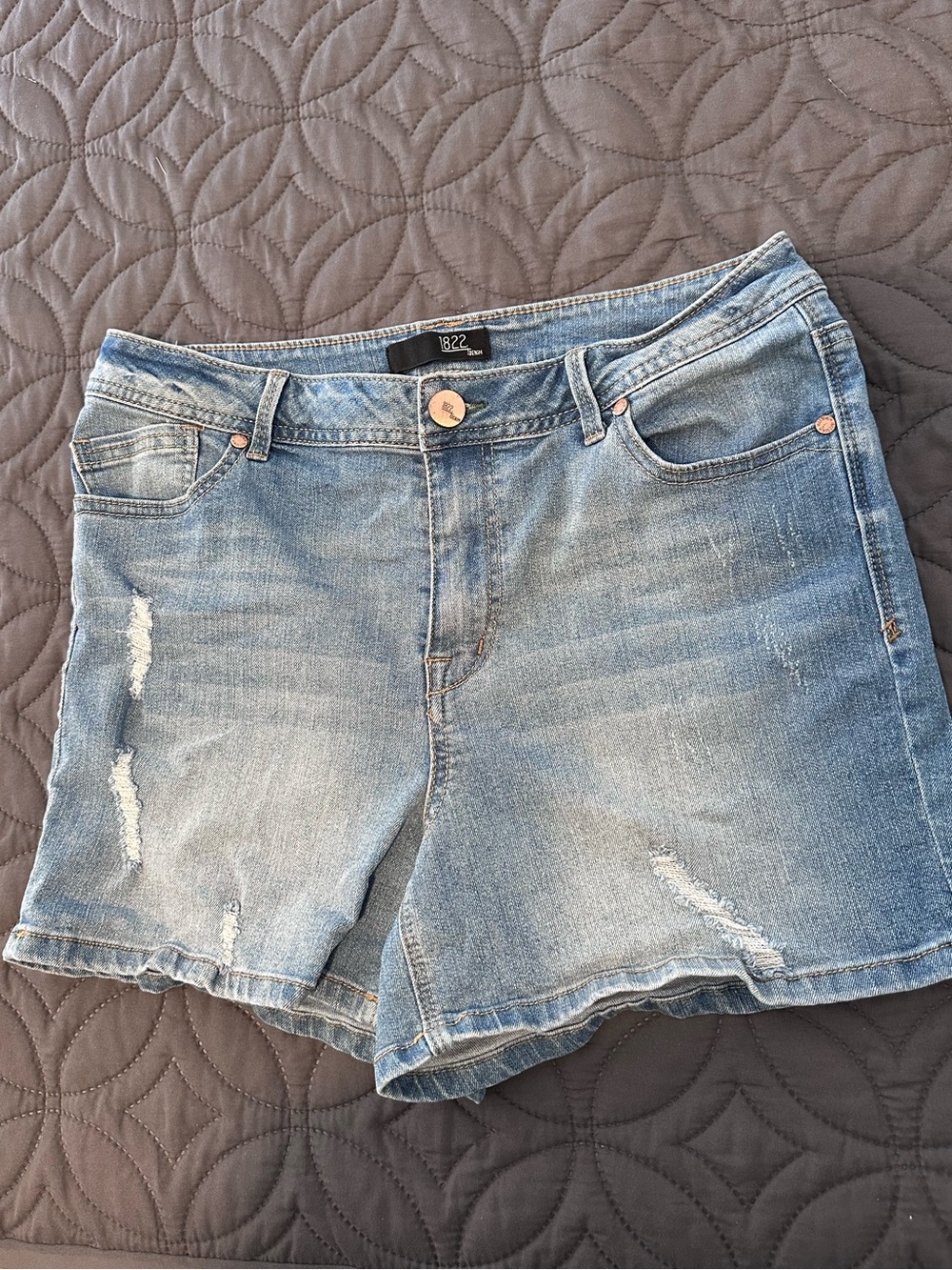 1822 Denim Light Blue Distressed Women's Jean Shorts